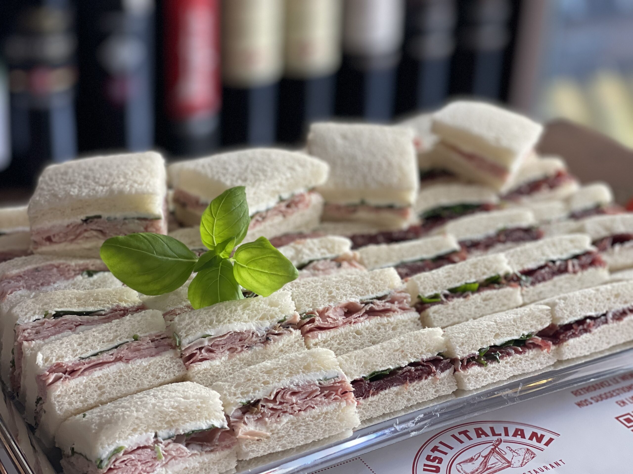 PLATEAU DE TRAMEZZINI 36 Pièces (En précommande 24 heures à l'avance)