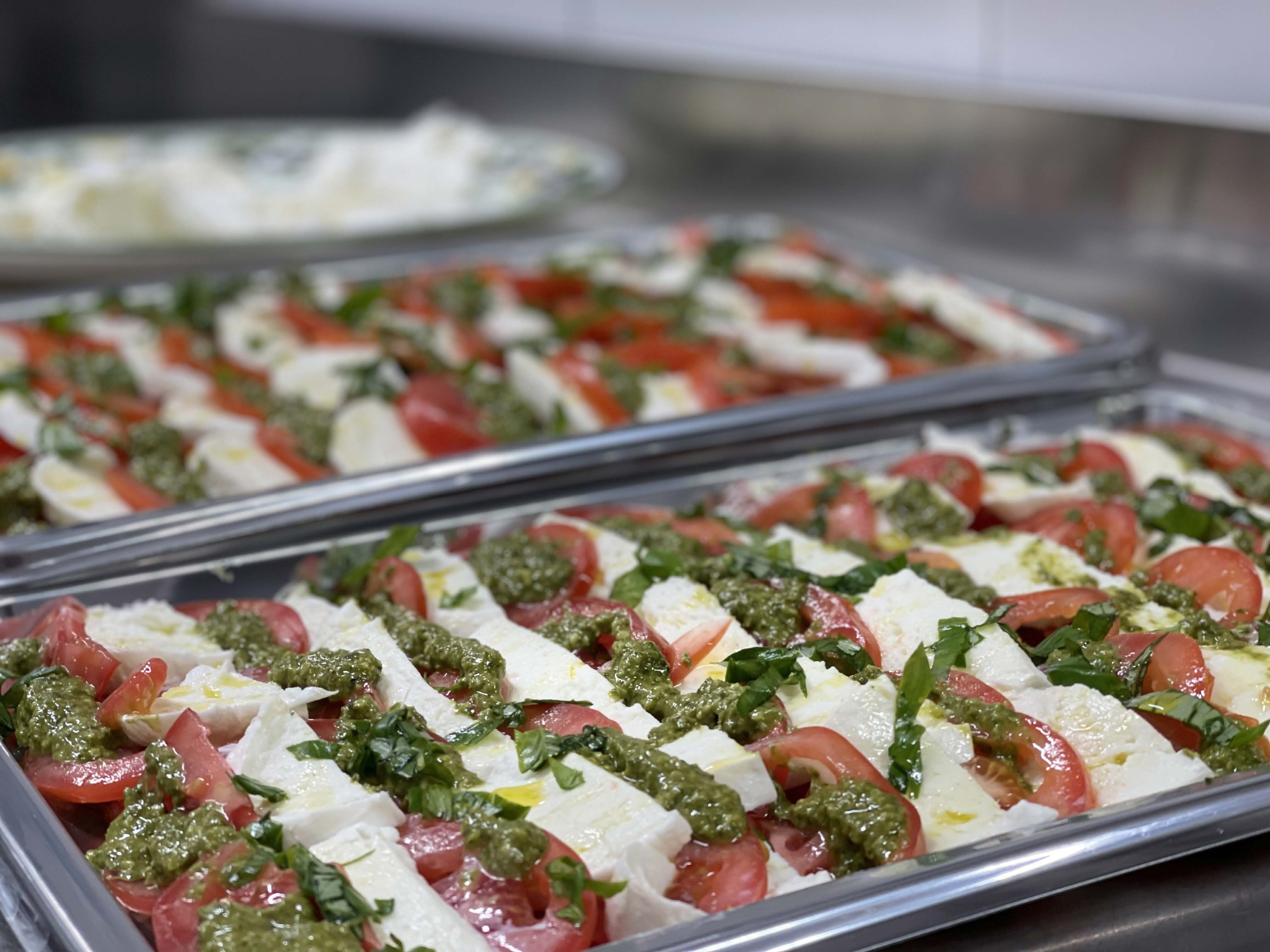 CAPRESE MOZZARELLA DE BUFALA DOP 10/12 PERSONNES (PRECOMMANDE 24 HEURES A L'AVANCE)