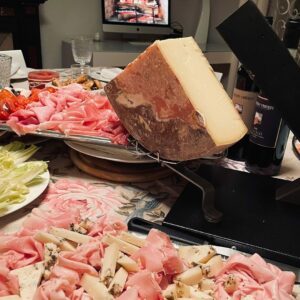 BOX RACLETTE SUR PLATEAUX POUR 6 PERSONNES